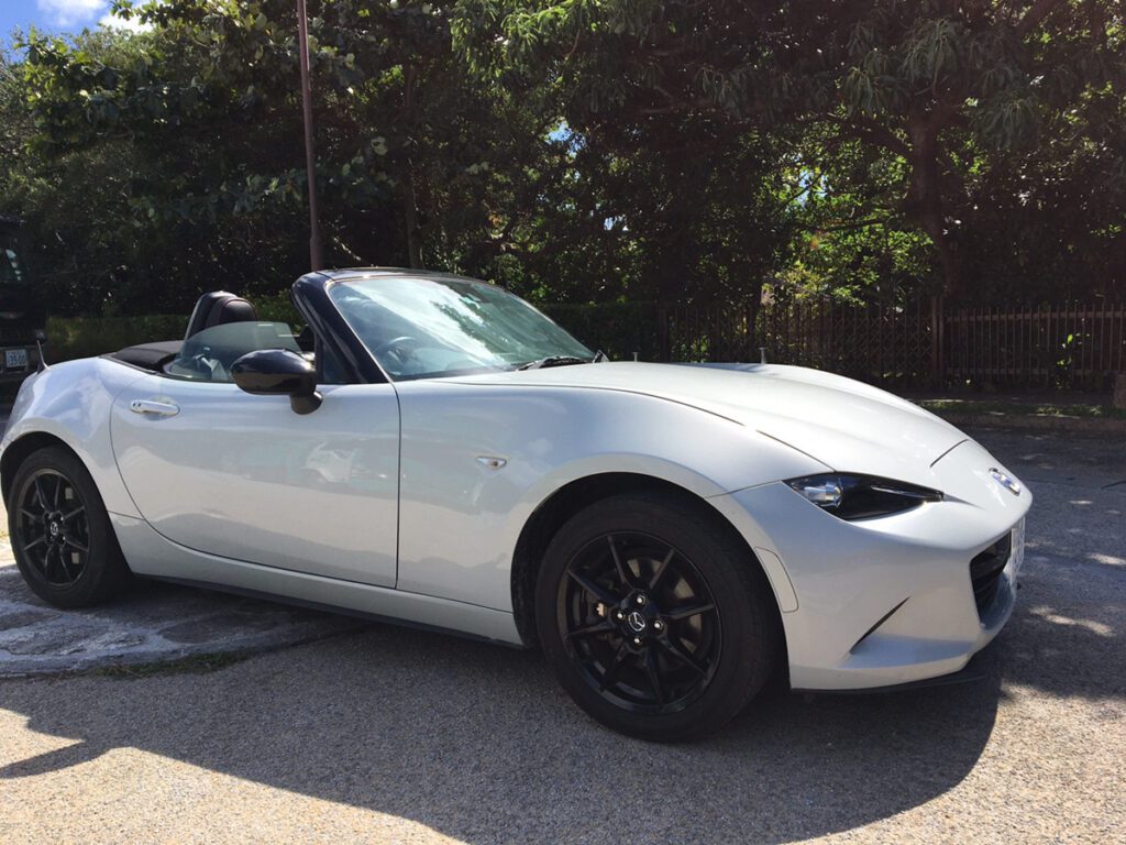 オープンカーを沖縄でレンタル マニュアル車